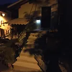 Ca' Rosina. Casetta Nel Bosco. Дом отдыха Ferrara di Monte Baldo