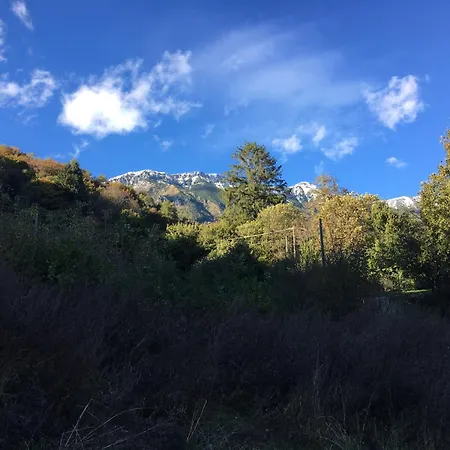 Ca' Rosina. Casetta Nel Bosco. Ferienhaus Ferrara di Monte Baldo