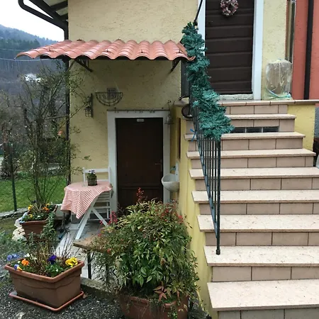 Ferienhaus Ca' Rosina. Casetta Nel Bosco.